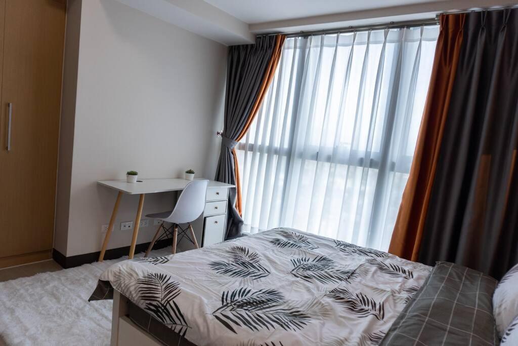 A2J Luxury 2Br Bgc Uptown Suite Near Uptown Mall Manila Exterior photo