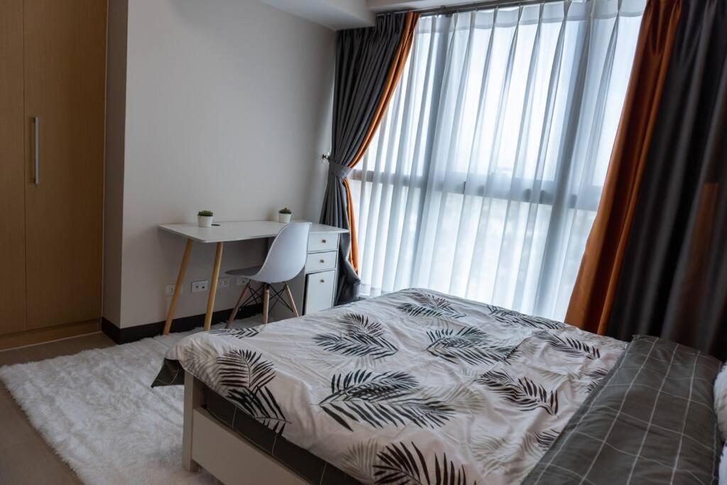 A2J Luxury 2Br Bgc Uptown Suite Near Uptown Mall Manila Exterior photo