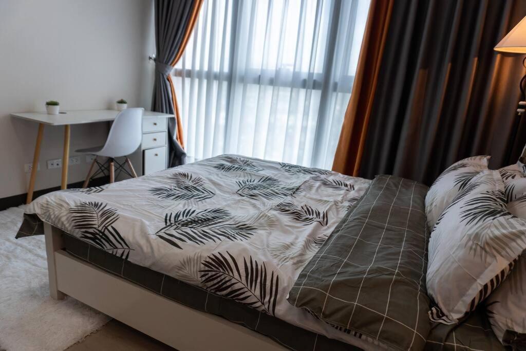 A2J Luxury 2Br Bgc Uptown Suite Near Uptown Mall Manila Exterior photo
