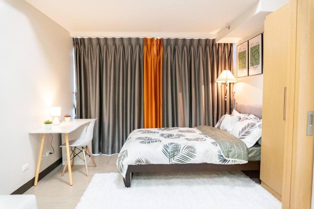 A2J Luxury 2Br Bgc Uptown Suite Near Uptown Mall Manila Exterior photo
