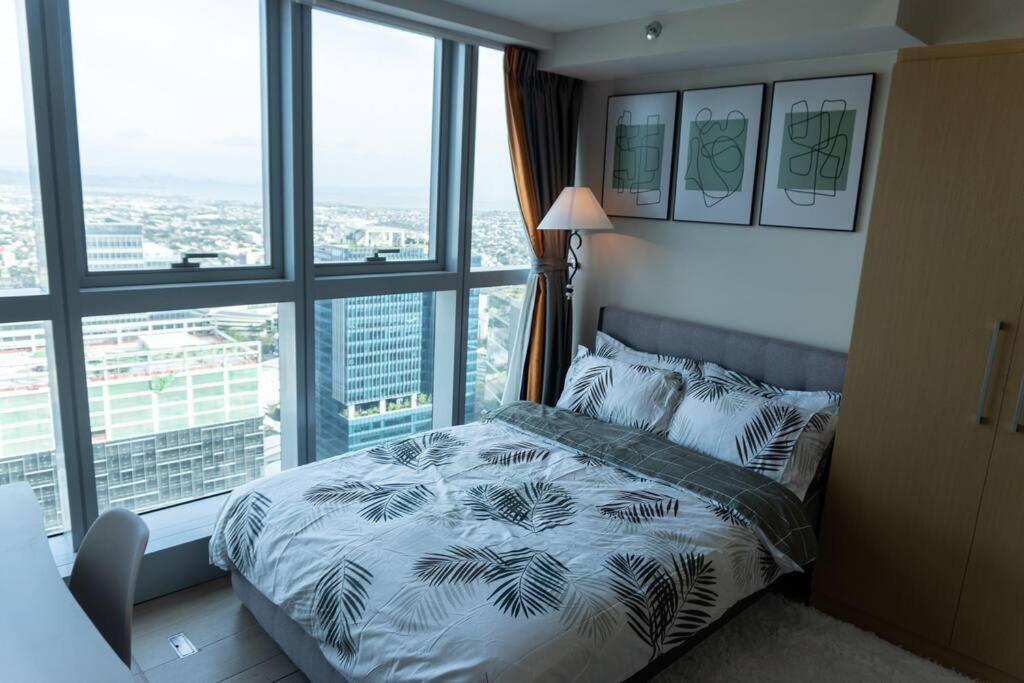 A2J Luxury 2Br Bgc Uptown Suite Near Uptown Mall Manila Exterior photo